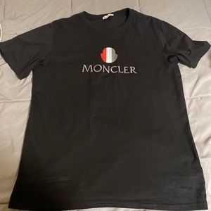 Never worn. Size L. Will ship same day.